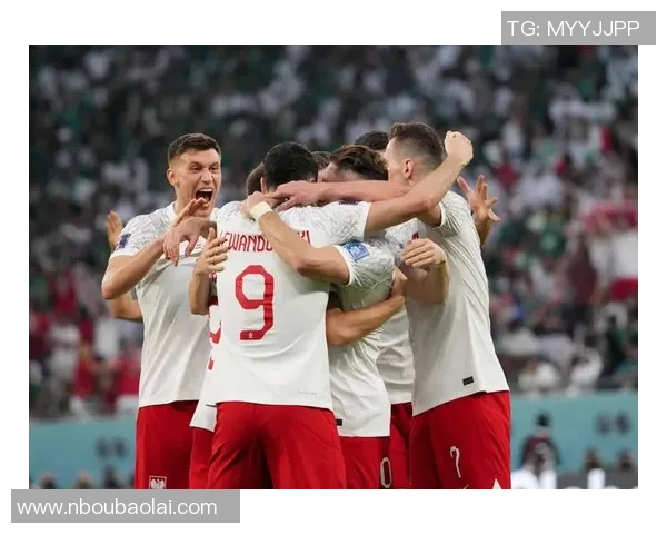 足球历史上被同时期巨星压制的传奇球员们：无奈的光辉与沉寂