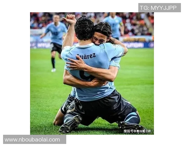 苏亚雷斯带领乌拉圭再度闪耀赛场展现传奇足球技艺 苏亚雷斯带领乌拉圭再度闪耀赛场展现传奇足球技艺